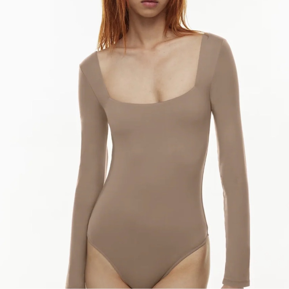 Aritzia Long Sleeve Bodysuit